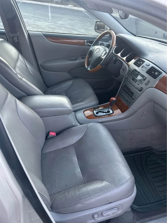 2005 Lexus ES 4th Gen - Image 6 of 10