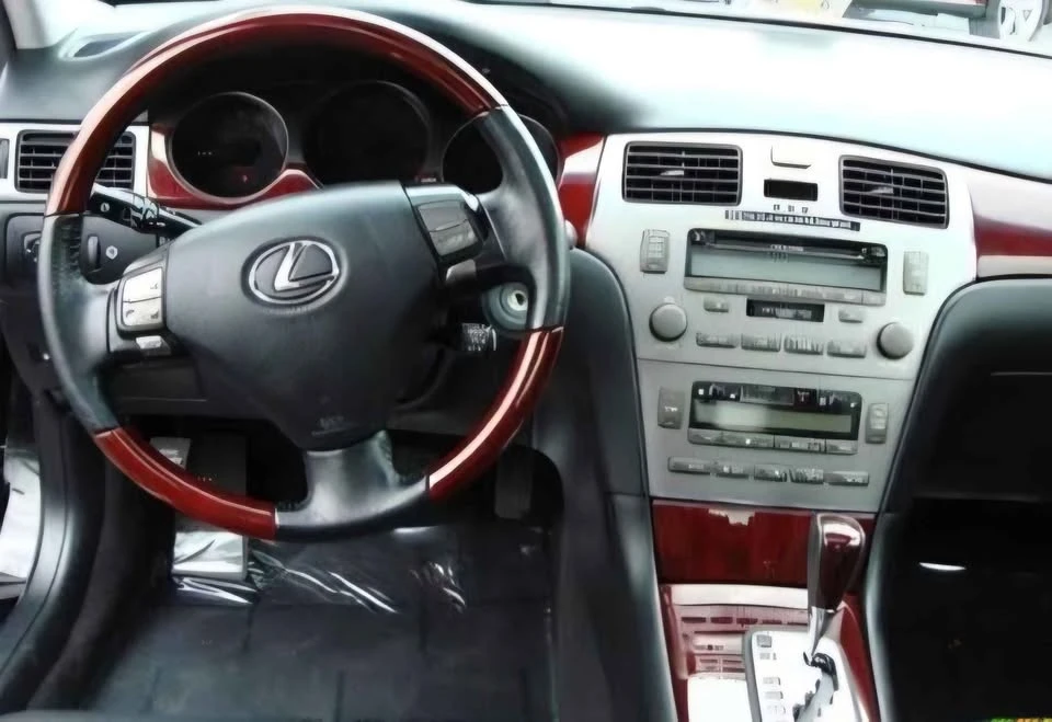 2005 Lexus ES 4th Gen - Image 12 of 19