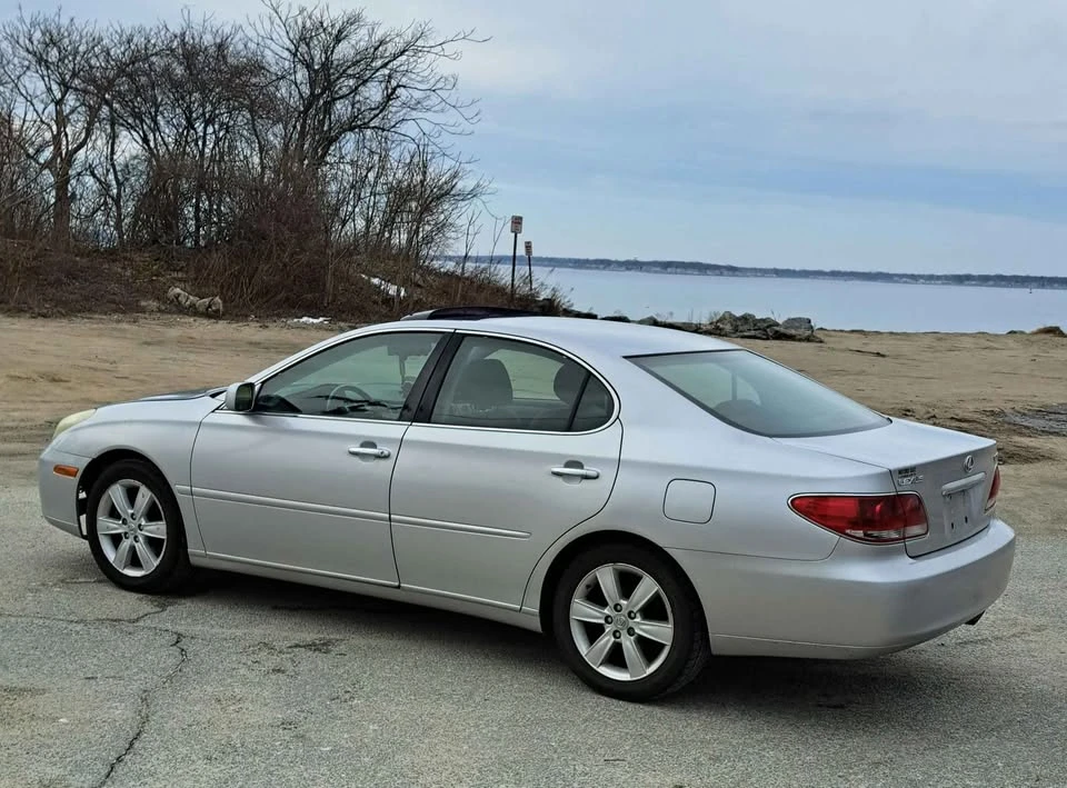 2005 Lexus ES 4th Gen - Image 18 of 19