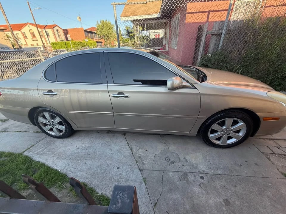 2005 Lexus ES 4th Gen - Image 2 of 4