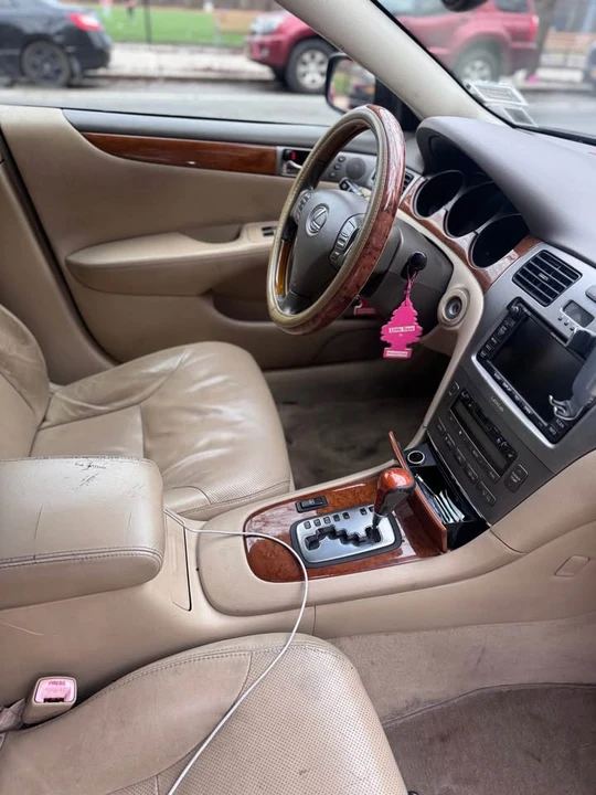 2005 Lexus ES 4th Gen - Image 3 of 5