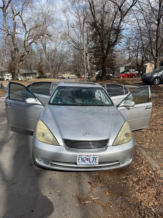 2005 Lexus ES 4th Gen - Image 5 of 6