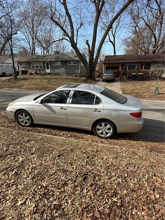 2005 Lexus ES 4th Gen - Image 4 of 6