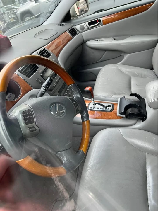 2005 Lexus ES 4th Gen - Image 5 of 5
