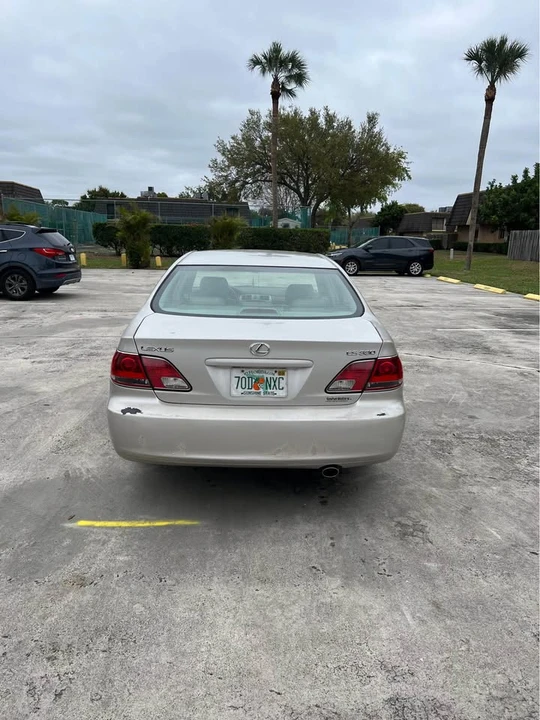 2005 Lexus ES 4th Gen - Image 7 of 11