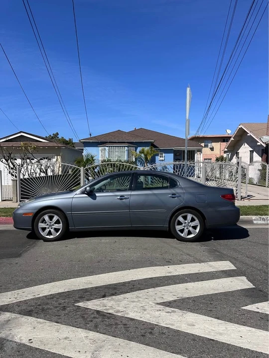 2005 Lexus ES 4th Gen - Image 11 of 21