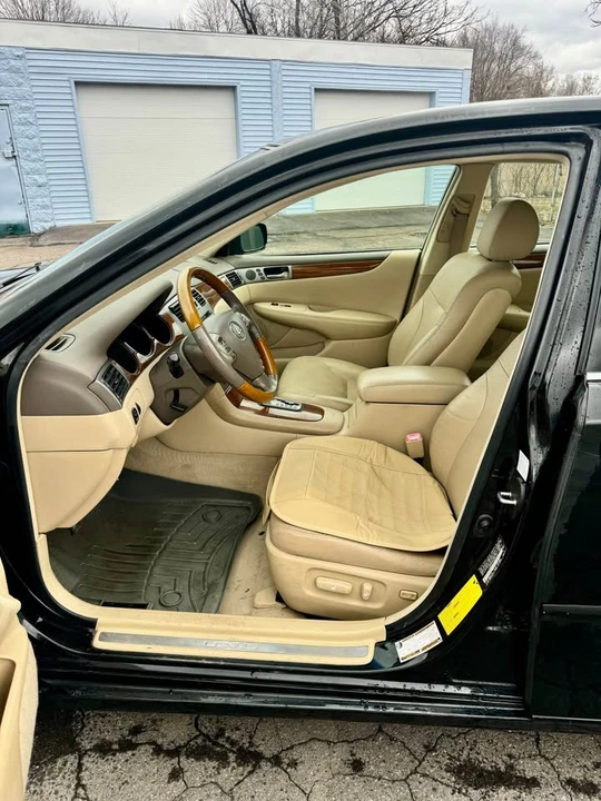 2005 Lexus ES 4th Gen - Image 11 of 16