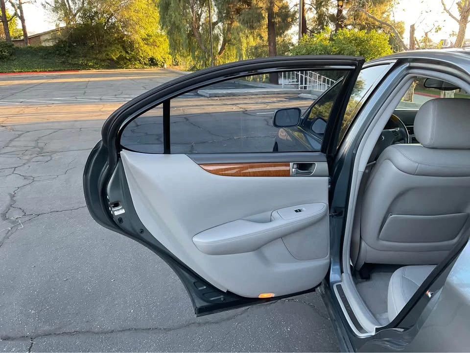 2005 Lexus ES 4th Gen - Image 12 of 19