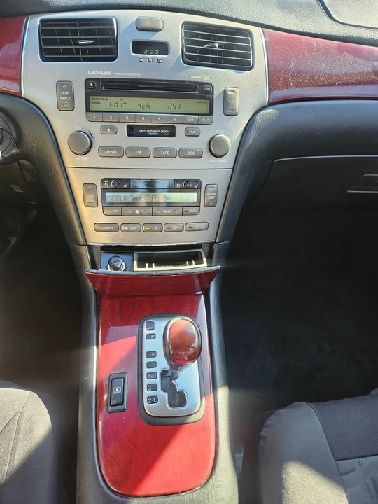 2005 Lexus ES 4th Gen - Image 7 of 16