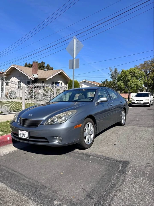 2005 Lexus ES 4th Gen - Image 2 of 21
