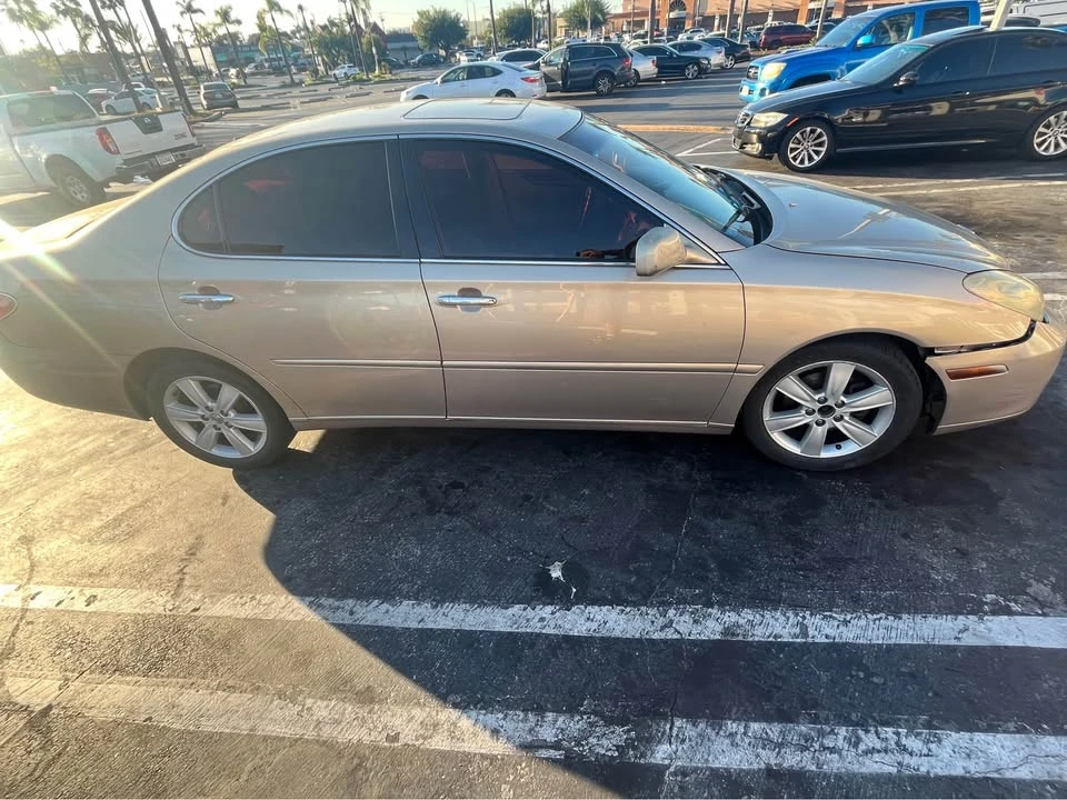 2005 Lexus ES 4th Gen - Image 2 of 9