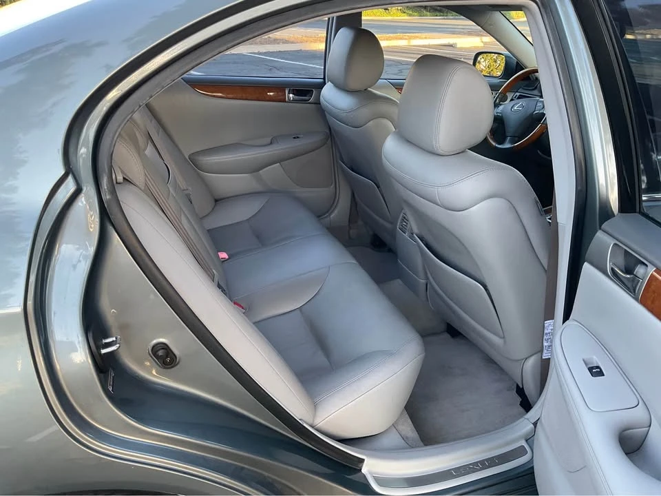 2005 Lexus ES 4th Gen - Image 13 of 19