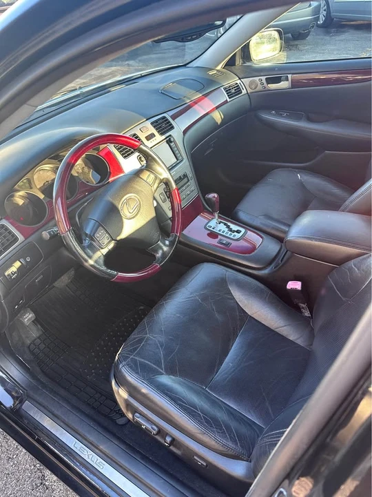 2005 Lexus ES 4th Gen - Image 12 of 13