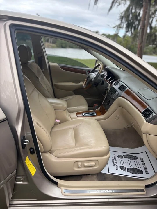 2005 Lexus ES 4th Gen - Image 6 of 10