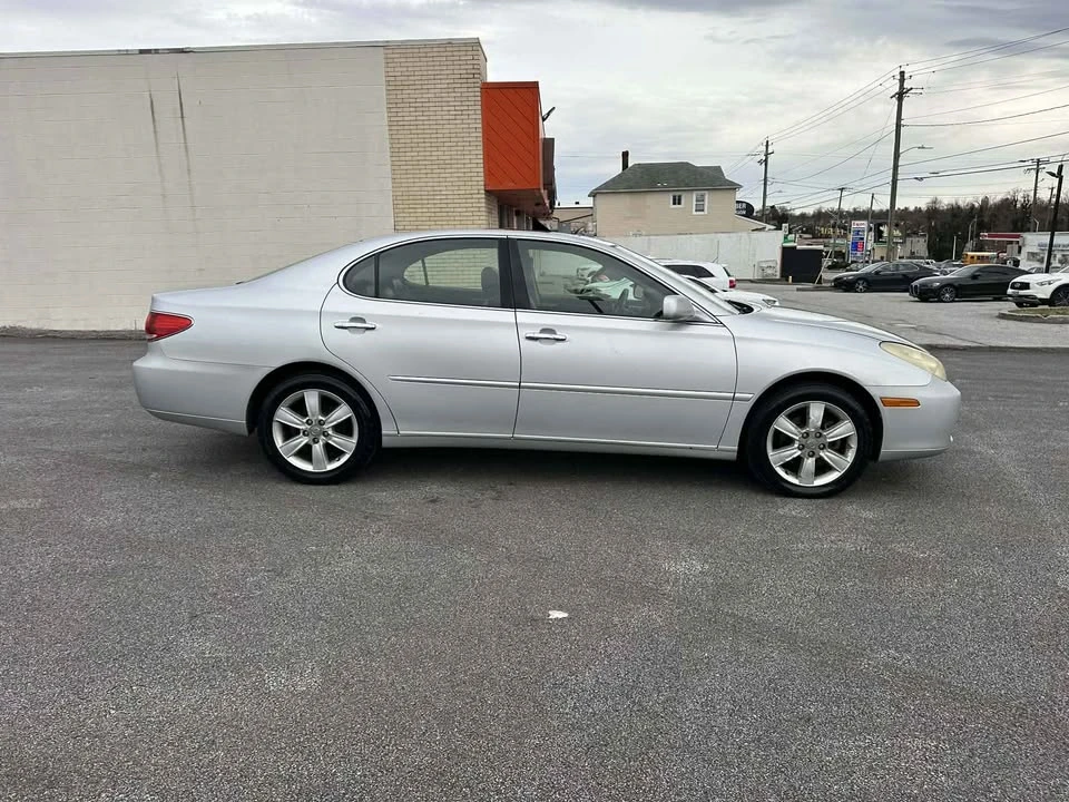 2005 Lexus ES 4th Gen - Image 4 of 11