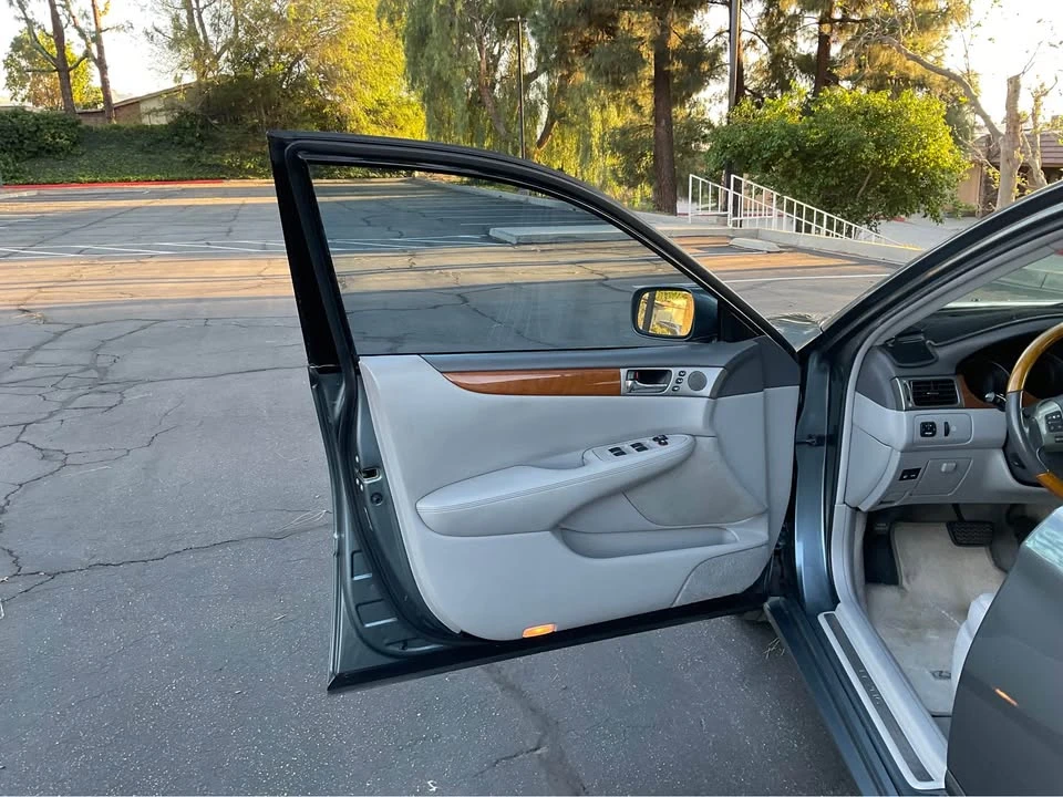2005 Lexus ES 4th Gen - Image 10 of 19