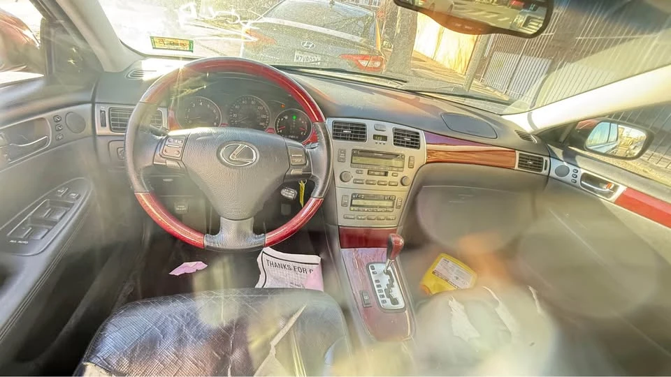 2005 Lexus ES 4th Gen - Image 4 of 6