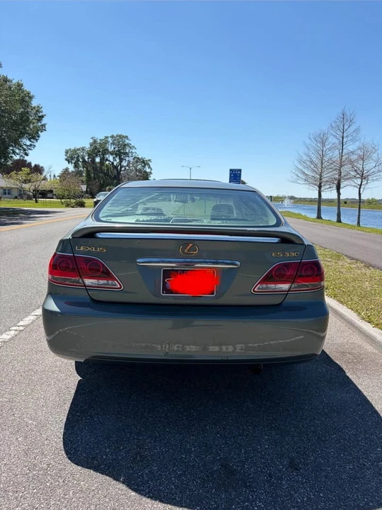 2005 Lexus ES 4th Gen - Image 2 of 11