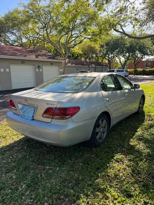2005 Lexus ES 4th Gen - Image 3 of 20