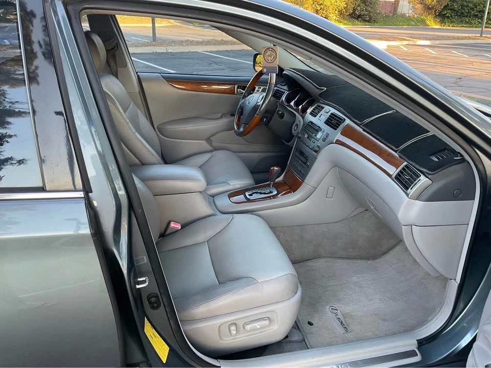 2005 Lexus ES 4th Gen - Image 16 of 19