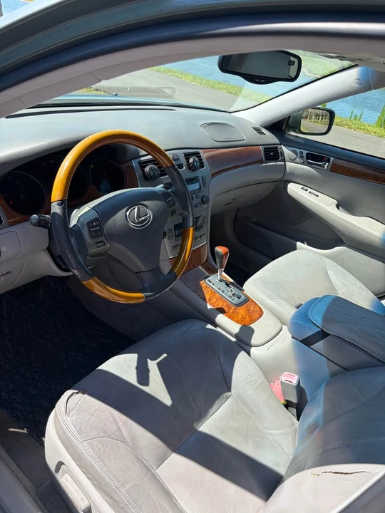 2005 Lexus ES 4th Gen - Image 9 of 11