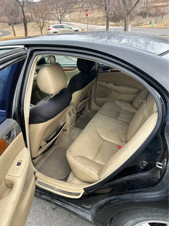 2005 Lexus ES 4th Gen - Image 9 of 11