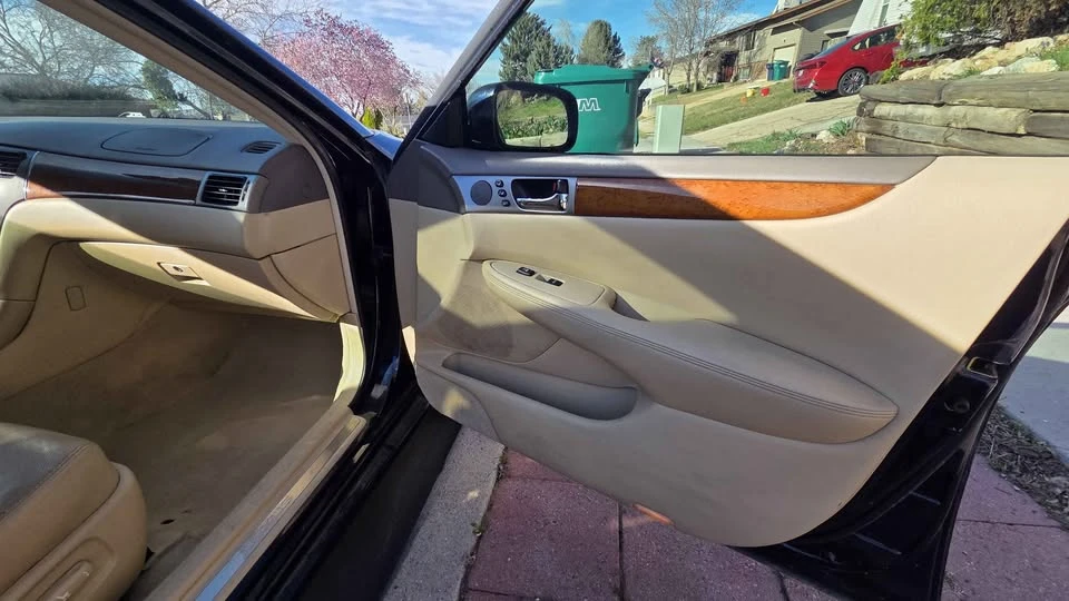 2005 Lexus ES 4th Gen - Image 15 of 19