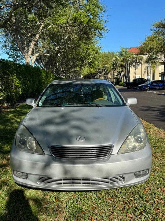 2005 Lexus ES 4th Gen - Image 2 of 20