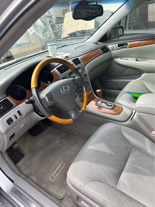 2005 Lexus ES 4th Gen - Image 2 of 6