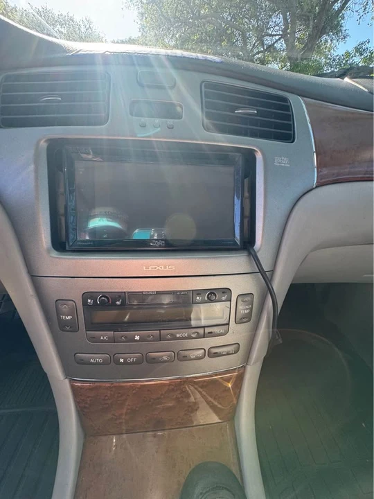 2005 Lexus ES 4th Gen - Image 12 of 20