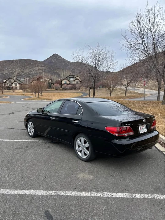 2005 Lexus ES 4th Gen - Image 3 of 11