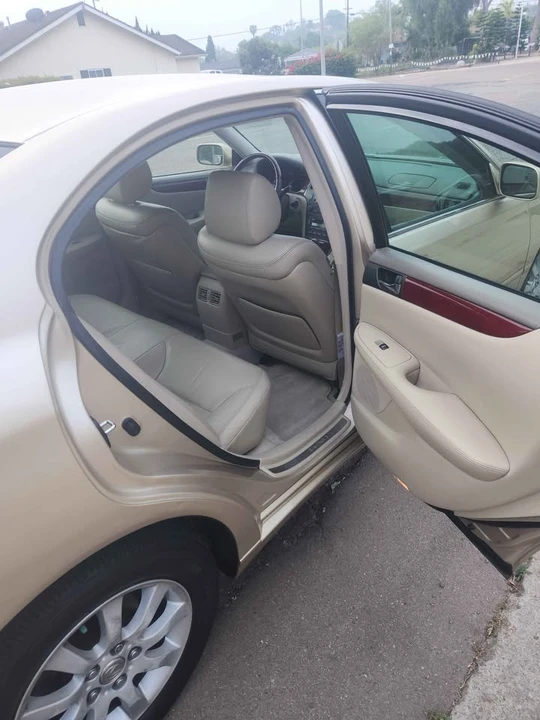 2005 Lexus ES 4th Gen - Image 12 of 14
