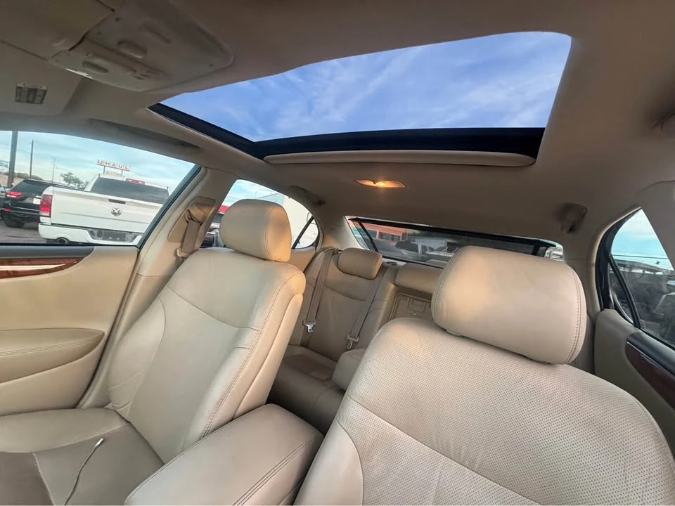 2005 Lexus ES 4th Gen - Image 8 of 12