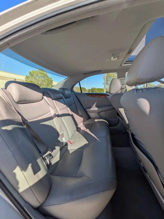 2005 Lexus ES 4th Gen - Image 13 of 17