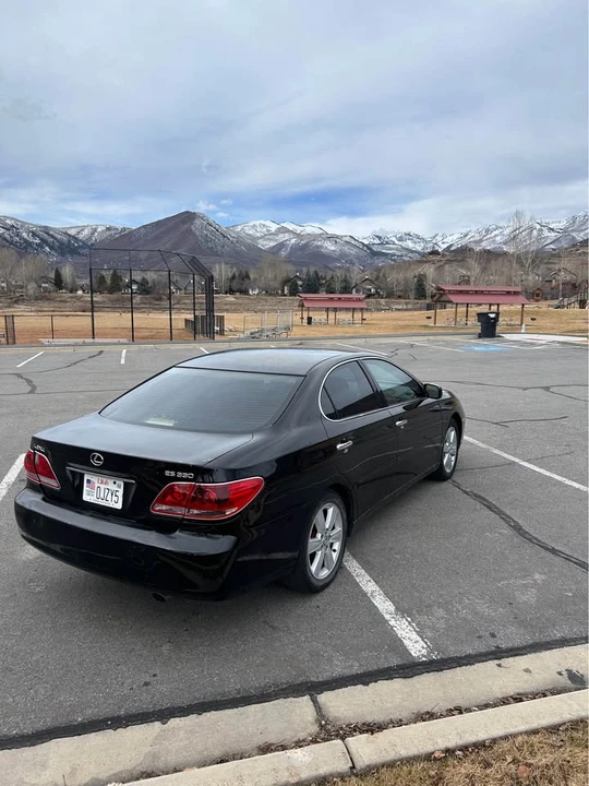 2005 Lexus ES 4th Gen - Image 4 of 11