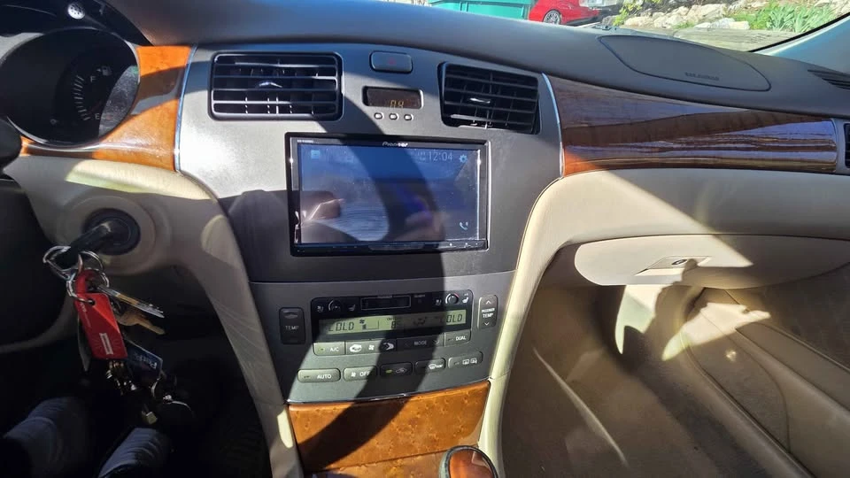 2005 Lexus ES 4th Gen - Image 8 of 19