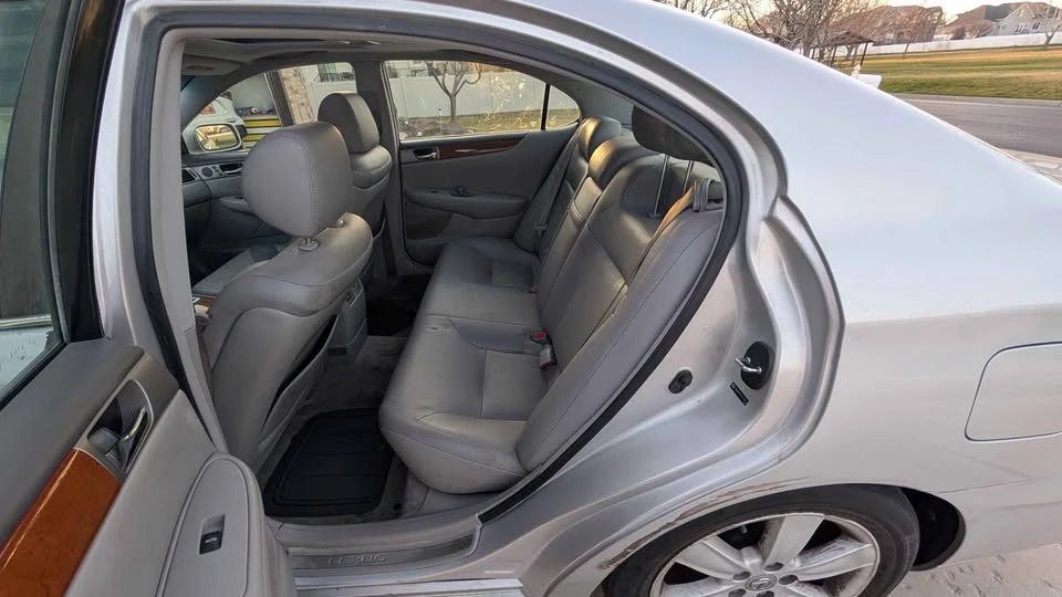 2005 Lexus ES 4th Gen - Image 6 of 9