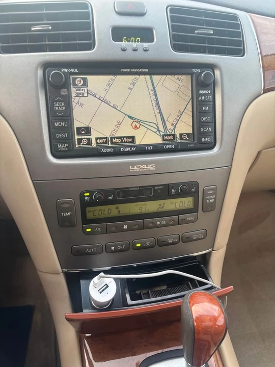 2005 Lexus ES 4th Gen - Image 11 of 12