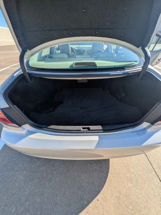 2005 Lexus ES 4th Gen - Image 16 of 17