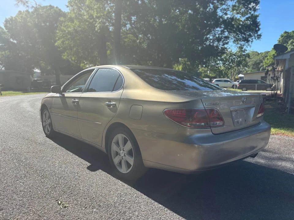 2005 Lexus ES 4th Gen - Image 3 of 10