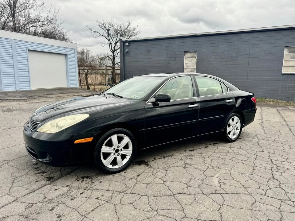 2005 Lexus ES 4th Gen - Image 2 of 16