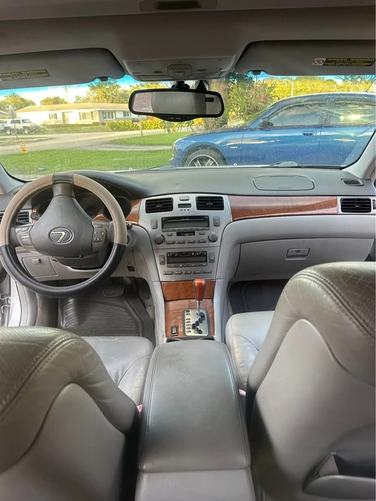 2005 Lexus ES 4th Gen - Image 3 of 9