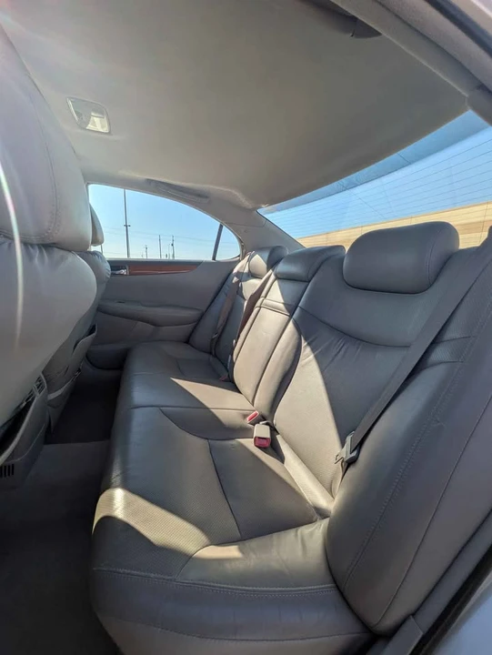 2005 Lexus ES 4th Gen - Image 11 of 17