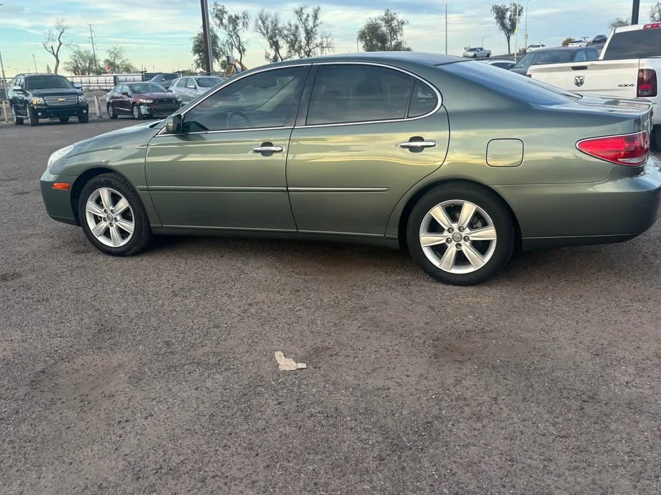 2005 Lexus ES 4th Gen - Image 5 of 12