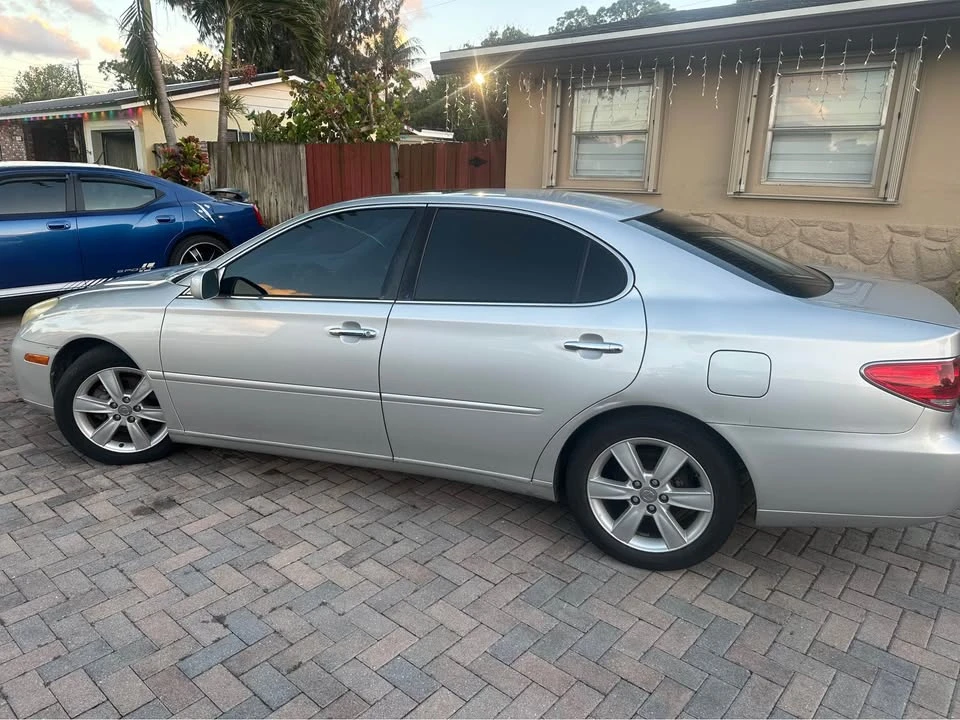 2005 Lexus ES 4th Gen - Image 2 of 9