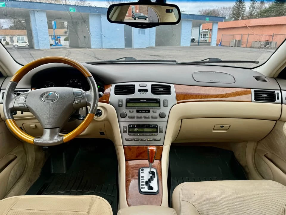 2005 Lexus ES 4th Gen - Image 13 of 16