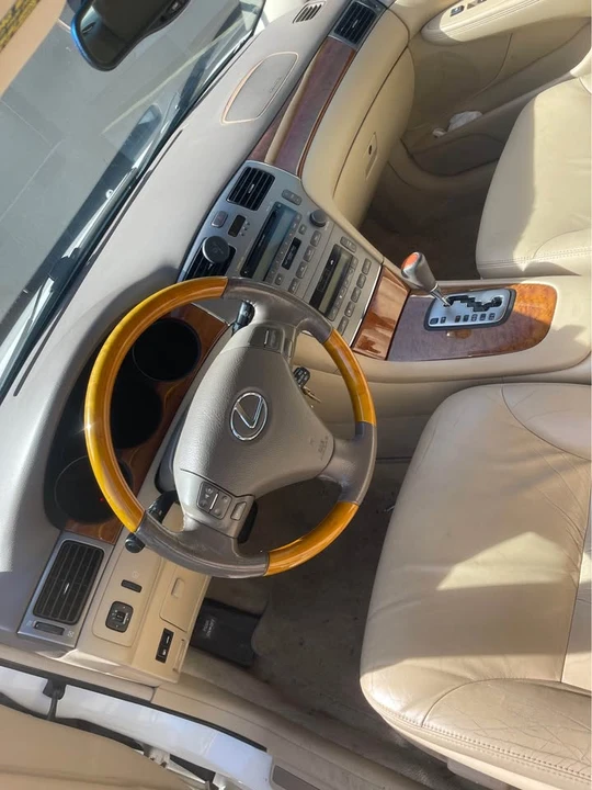 2005 Lexus ES 4th Gen - Image 4 of 10