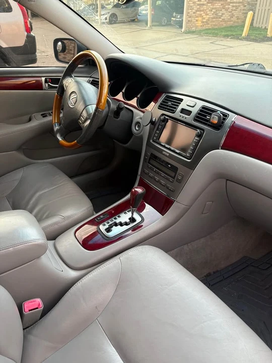 2005 Lexus ES 4th Gen - Image 11 of 15