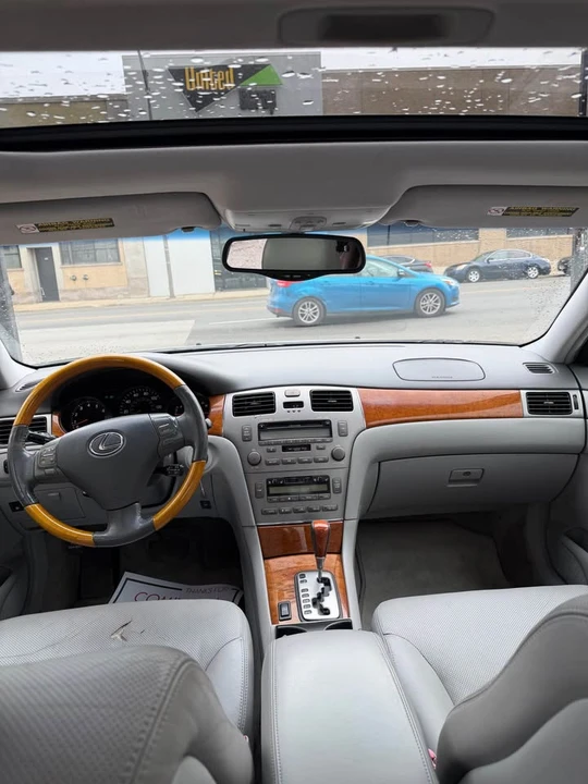 2005 Lexus ES 4th Gen - Image 11 of 15