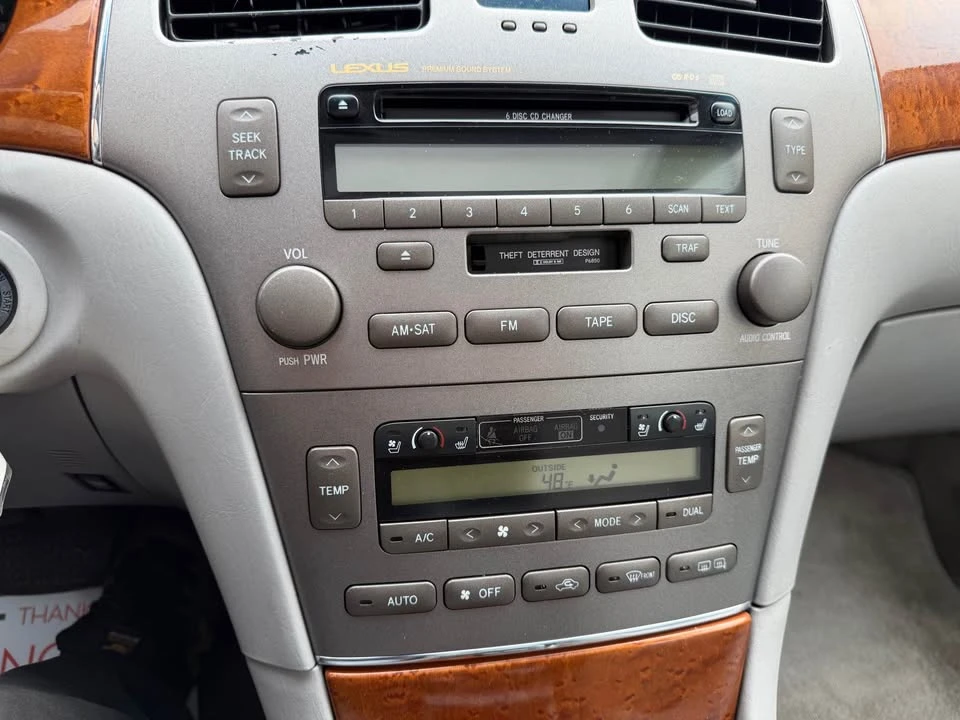 2005 Lexus ES 4th Gen - Image 10 of 15